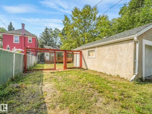 Edmonton, AB - Outdoor