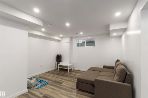 3116 17 Avenue, Edmonton, AB - Indoor