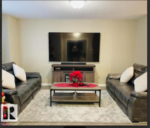 3116 17 Avenue, Edmonton, AB - Indoor Photo Showing Living Room