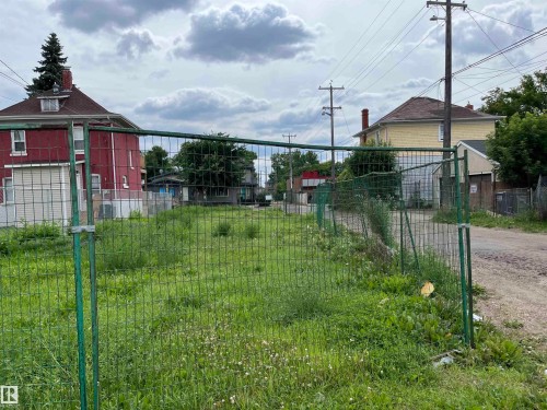 9352 107A Avenue, Edmonton, AB 