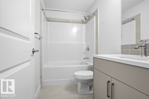 3759 Erlanger Drive, Edmonton, AB - Indoor Photo Showing Bathroom