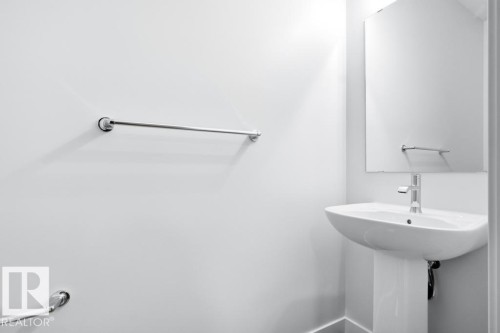 3759 Erlanger Drive, Edmonton, AB - Indoor Photo Showing Bathroom