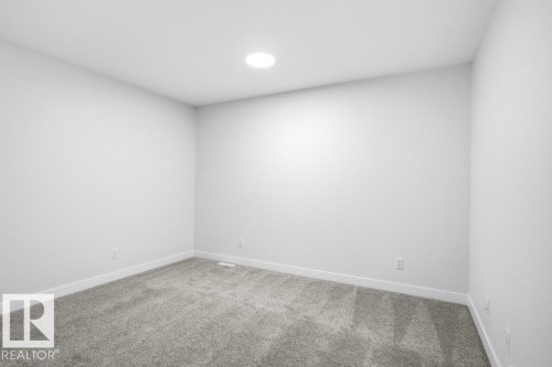 3759 Erlanger Drive, Edmonton, AB - Indoor Photo Showing Other Room