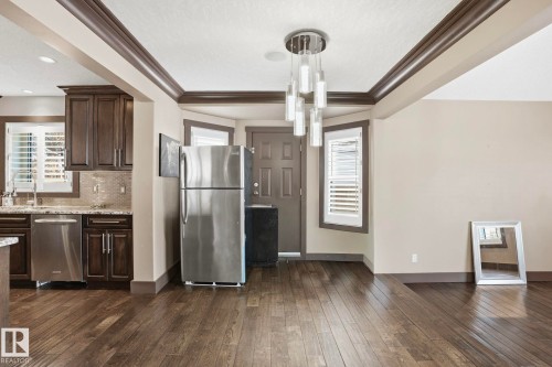 10 Eldorado Drive, St. Albert, AB - Indoor Photo Showing Kitchen