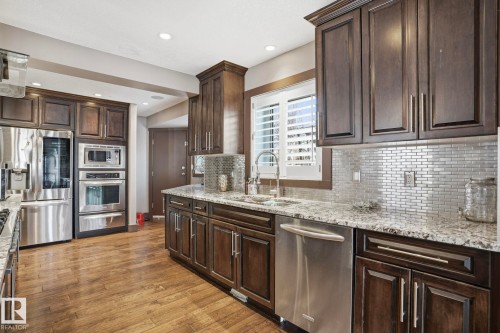 10 Eldorado Drive, St. Albert, AB - Indoor Photo Showing Kitchen With Upgraded Kitchen