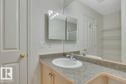 102 2903 Rabbit Hill Road, Edmonton, AB - Indoor Photo Showing Bathroom