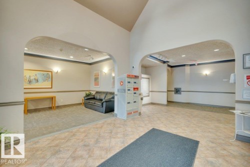 102 2903 Rabbit Hill Road, Edmonton, AB - Indoor Photo Showing Other Room