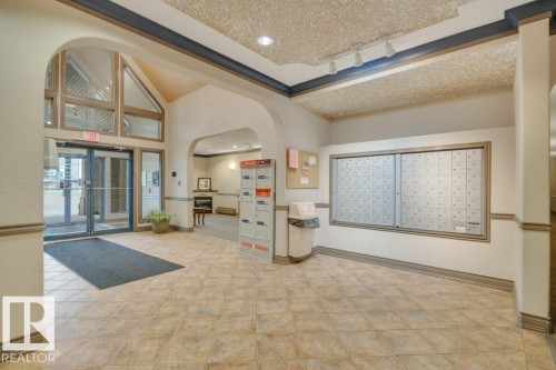 102 2903 Rabbit Hill Road, Edmonton, AB - Indoor Photo Showing Other Room