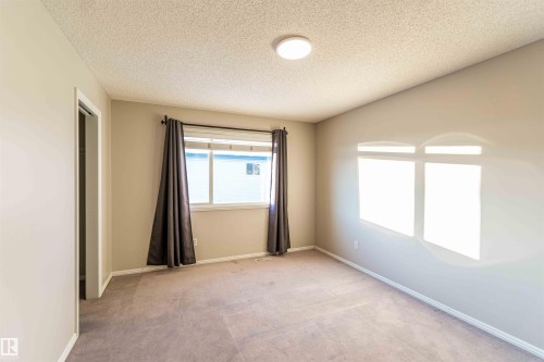 11211 11 Ave Sw, Edmonton, AB - Indoor Photo Showing Other Room