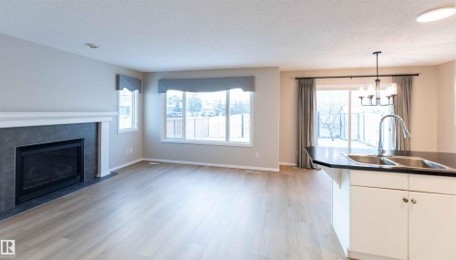 11211 11 Ave Sw, Edmonton, AB - Indoor With Fireplace