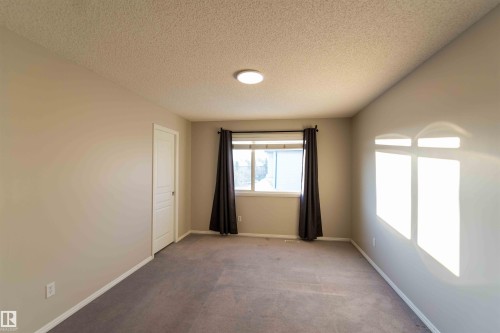11211 11 Ave Sw, Edmonton, AB - Indoor Photo Showing Other Room