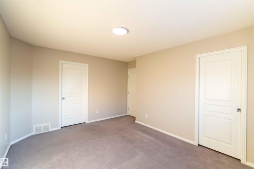 11211 11 Ave Sw, Edmonton, AB - Indoor Photo Showing Other Room