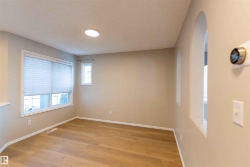 11211 11 Ave Sw, Edmonton, AB - Indoor Photo Showing Other Room