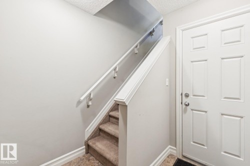 46 5317 3 Avenue, Edmonton, AB - Indoor Photo Showing Other Room