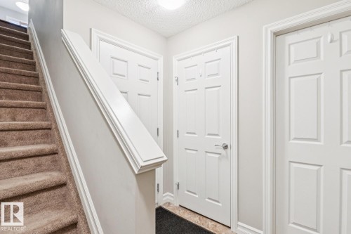 46 5317 3 Avenue, Edmonton, AB - Indoor Photo Showing Other Room