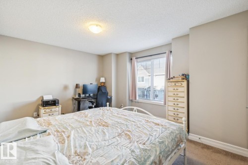 46 5317 3 Avenue, Edmonton, AB - Indoor Photo Showing Bedroom
