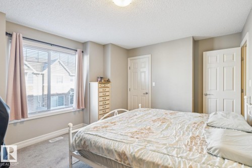 46 5317 3 Avenue, Edmonton, AB - Indoor Photo Showing Bedroom