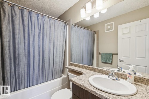 46 5317 3 Avenue, Edmonton, AB - Indoor Photo Showing Bathroom