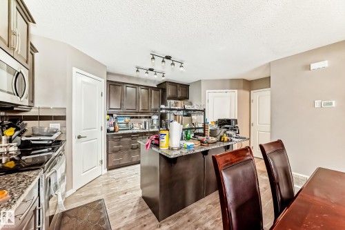 29 1816 Rutherford Road Sw, Edmonton, AB - Indoor Photo Showing Kitchen