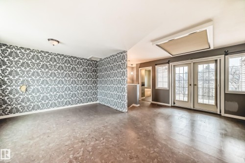 11642 103 Avenue, Edmonton, AB - Indoor Photo Showing Other Room