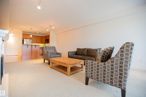 325 7510 89 Street, Edmonton, AB - Indoor Photo Showing Other Room