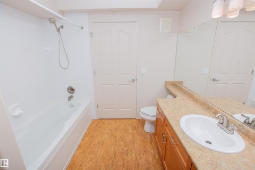 325 7510 89 Street, Edmonton, AB - Indoor Photo Showing Bathroom