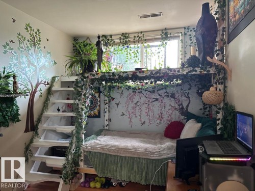 9512/9514 128 Avenue, Edmonton, AB - Indoor Photo Showing Other Room