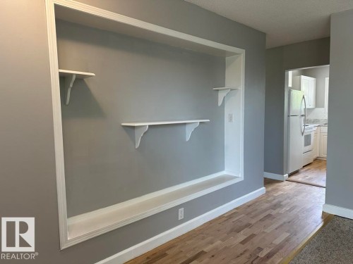 9512/9514 128 Avenue, Edmonton, AB - Indoor