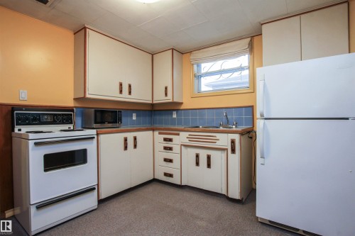 14516 106A Avenue, Edmonton, AB - Indoor Photo Showing Kitchen