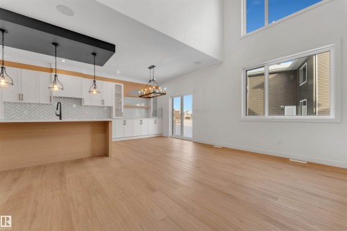 31 Eldridge Point(E), St. Albert, AB - Indoor Photo Showing Kitchen
