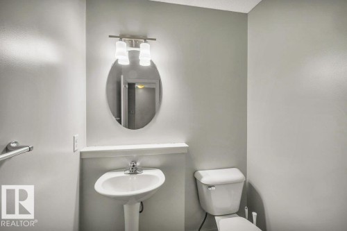 26 12004 22 Avenue, Edmonton, AB - Indoor Photo Showing Bathroom