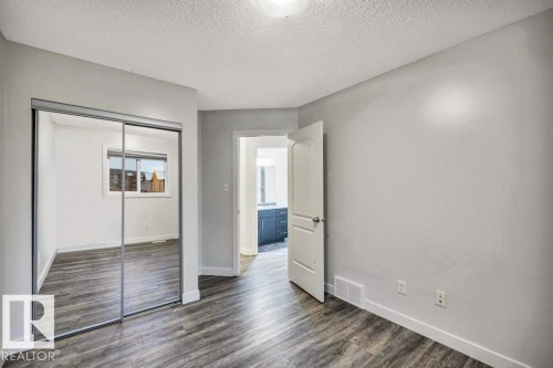 26 12004 22 Avenue, Edmonton, AB - Indoor Photo Showing Other Room