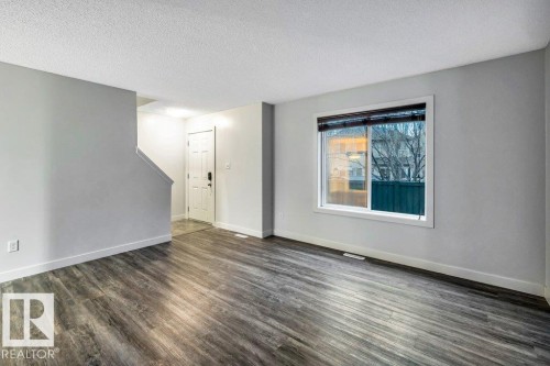 26 12004 22 Avenue, Edmonton, AB - Indoor Photo Showing Other Room