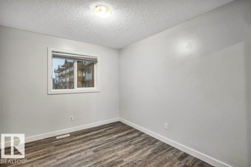 26 12004 22 Avenue, Edmonton, AB - Indoor Photo Showing Other Room
