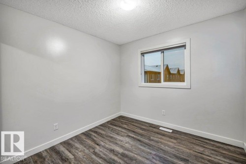 26 12004 22 Avenue, Edmonton, AB - Indoor Photo Showing Other Room