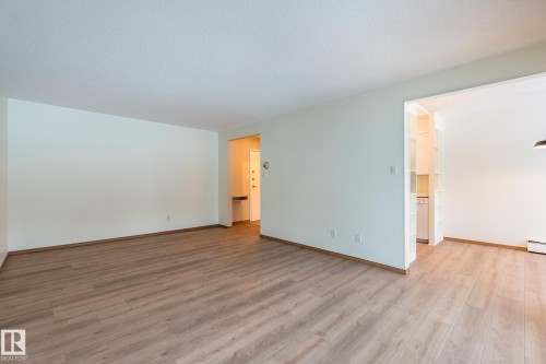 202 11450 40 Avenue, Edmonton, AB - Indoor Photo Showing Other Room