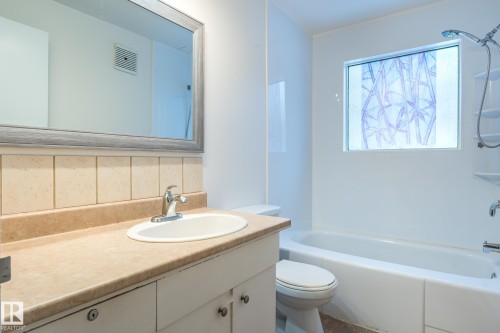 202 11450 40 Avenue, Edmonton, AB - Indoor Photo Showing Bathroom