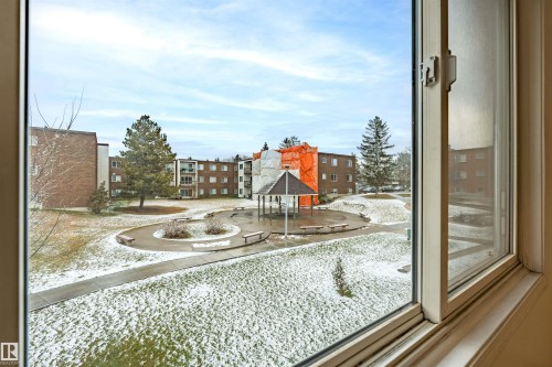 202 11450 40 Avenue, Edmonton, AB - Indoor Photo Showing Other Room