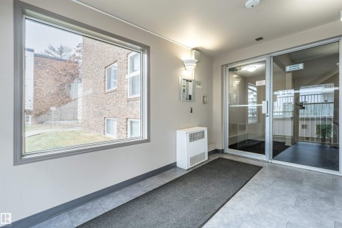 202 11450 40 Avenue, Edmonton, AB - Indoor Photo Showing Other Room