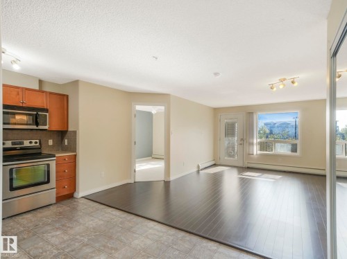 7228 7327 South Terwillegar Drive Nw, Edmonton, AB - Indoor Photo Showing Kitchen
