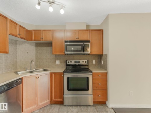 7228 7327 South Terwillegar Drive Nw, Edmonton, AB - Indoor Photo Showing Kitchen With Double Sink