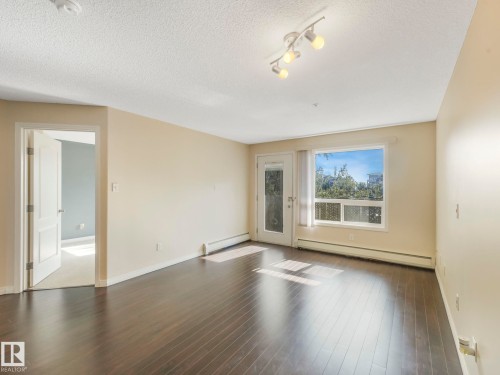 7228 7327 South Terwillegar Drive Nw, Edmonton, AB - Indoor