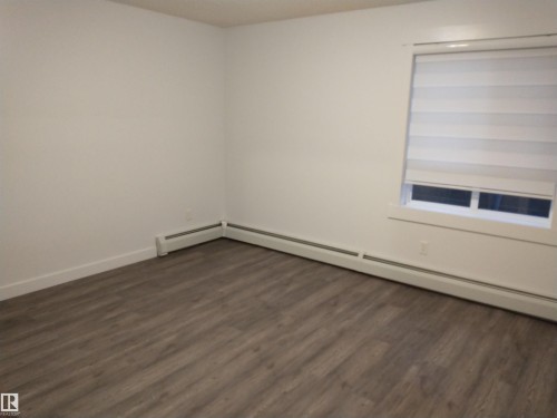 Edmonton, AB - Indoor Photo Showing Other Room
