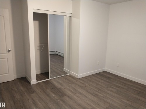 Edmonton, AB - Indoor Photo Showing Other Room