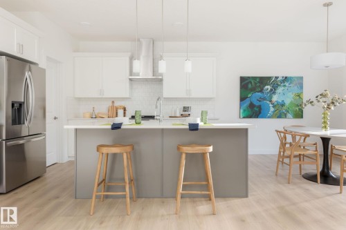 4019 208 Street, Edmonton, AB - Indoor Photo Showing Kitchen With Upgraded Kitchen