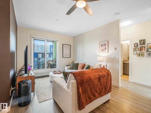 316 2588 Anderson Way, Edmonton, AB - Indoor Photo Showing Living Room