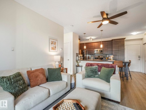 316 2588 Anderson Way, Edmonton, AB - Indoor Photo Showing Living Room