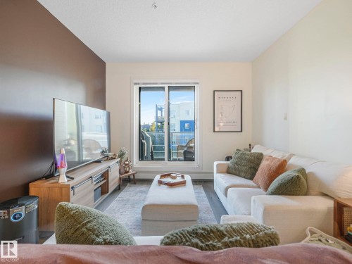 316 2588 Anderson Way, Edmonton, AB - Indoor Photo Showing Living Room
