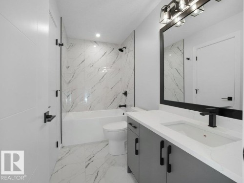 3310 Chickadee Dr, Edmonton, AB - Indoor Photo Showing Bathroom
