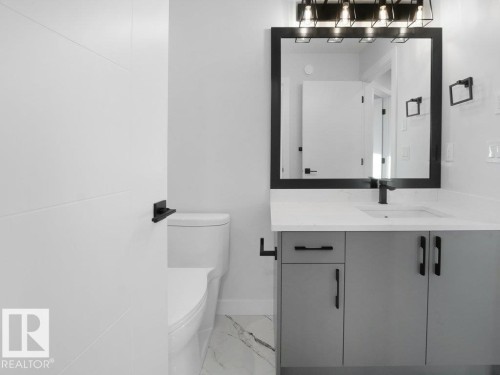 3310 Chickadee Dr, Edmonton, AB - Indoor Photo Showing Bathroom